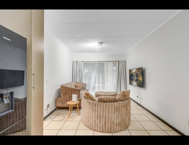 1 BEDROOM APARTMENT FOR SALE IN BRYANSTON
